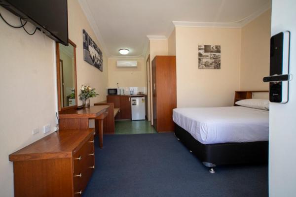 Motor Motel 3*